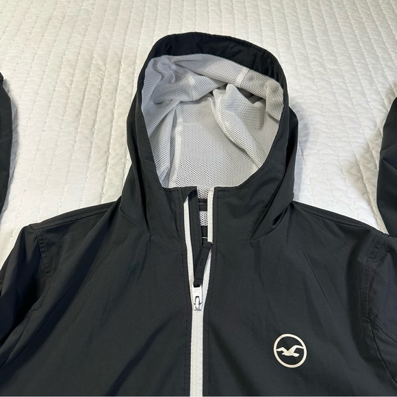 Hollister Zip-Up Windbreaker Black and White Jacket With Pockets - Picture 8 of 15